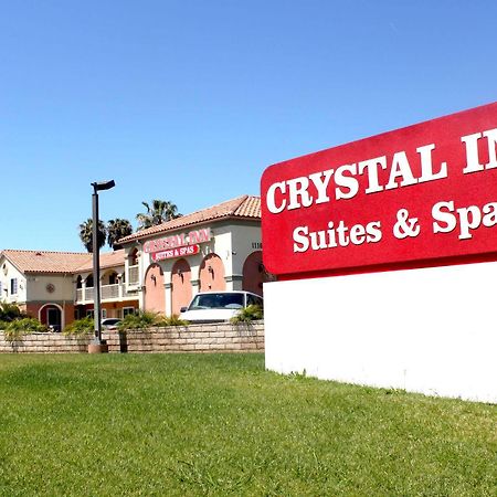 Crystal Inn Suites & Spas Ингълуд Екстериор снимка